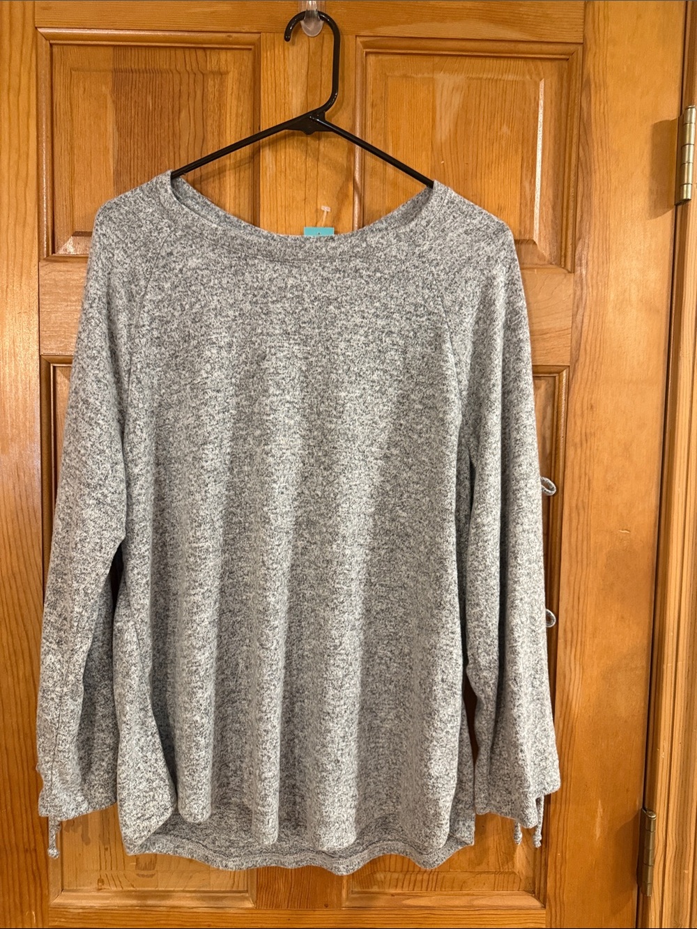 Maurices gray long open sleeve with bows tops size xlarge.